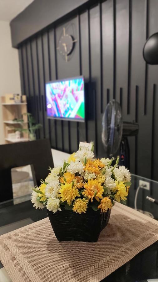 Resort Living Condominium Unit In Metro マニラ市 エクステリア 写真