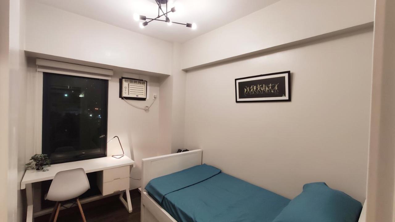 Resort Living Condominium Unit In Metro マニラ市 エクステリア 写真